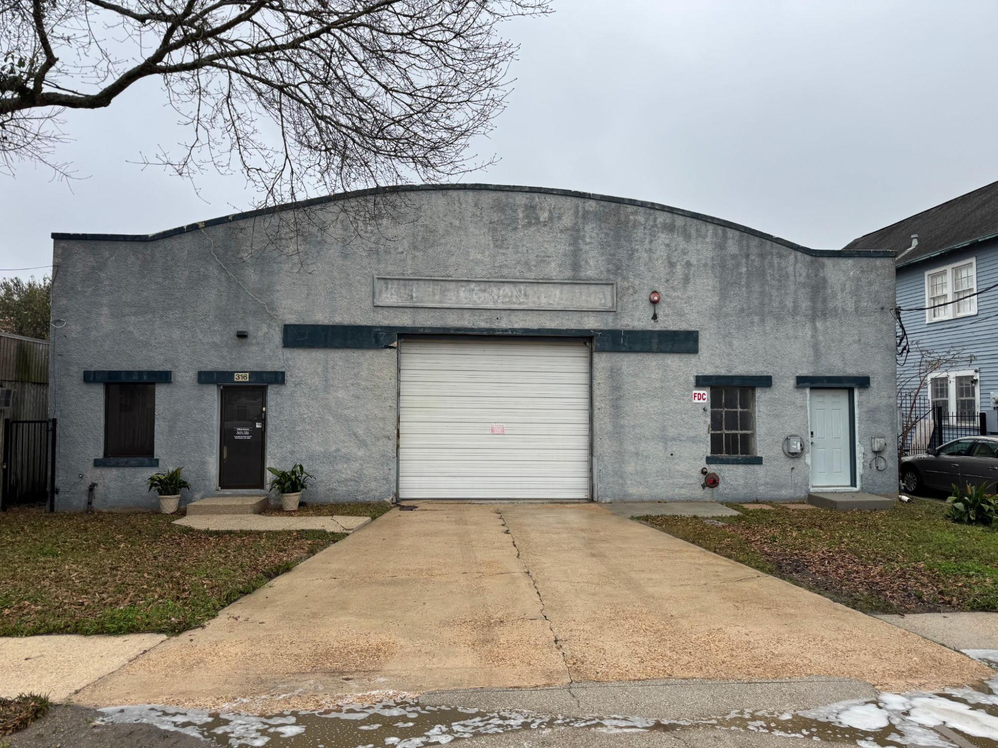 Spacious Office/Warehouse in Midcity New Orle