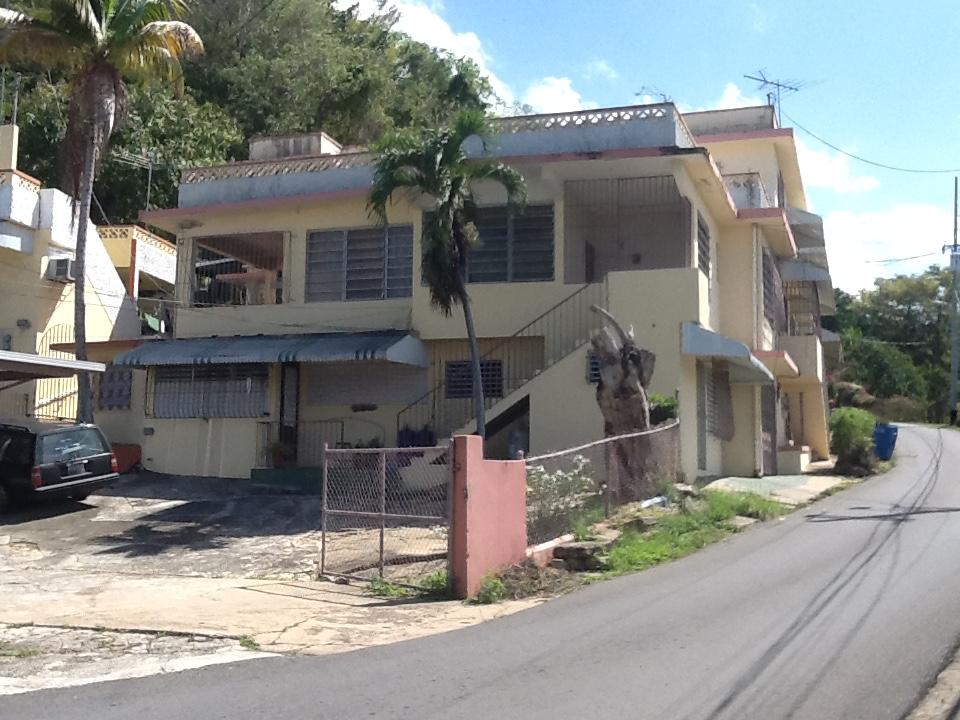 Commercial/Residential 12 Apartments Building
