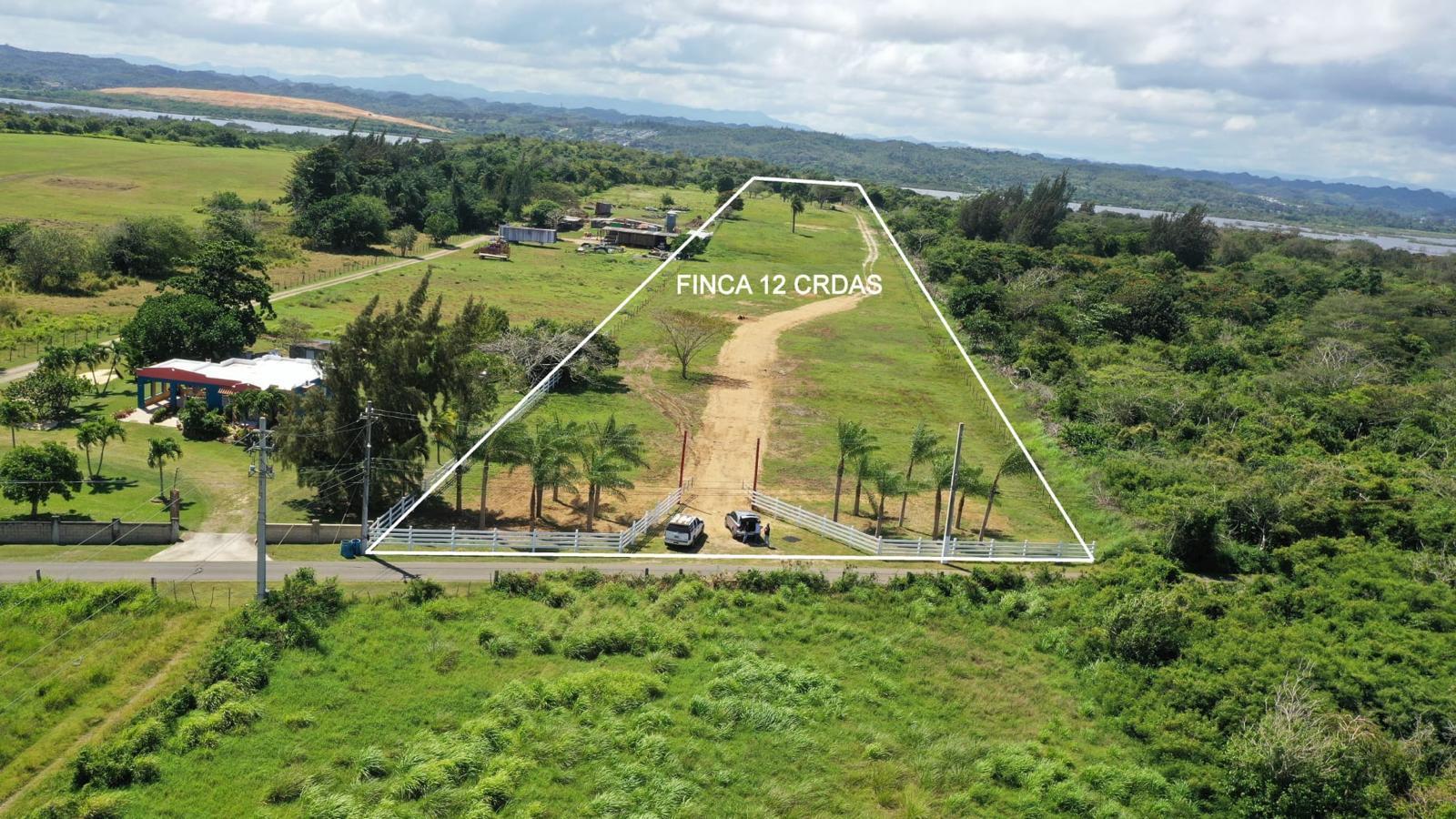 12.14 Acres – Prime Coastal Land in Islote