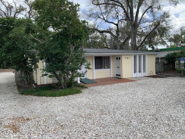 1464 SF Office Bldg. For Sale