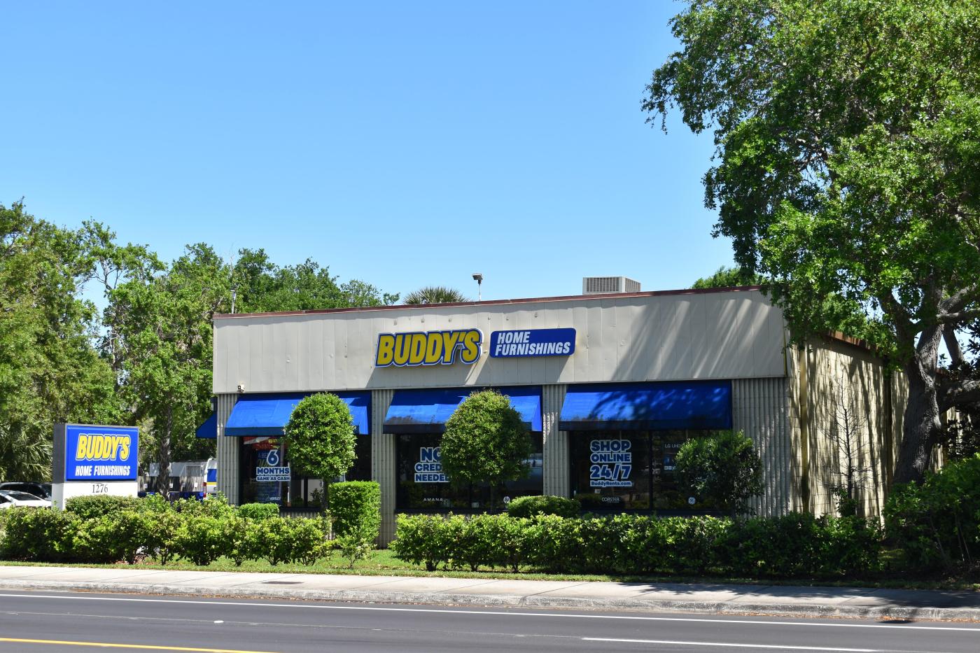 Stand Alone Retail Store On US 1 For Sale