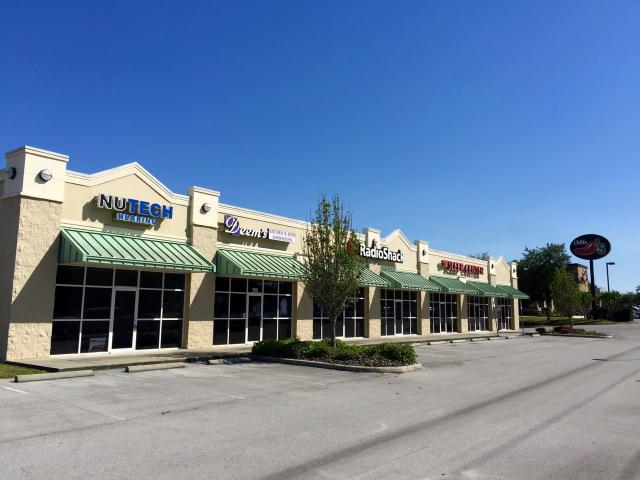 Auction: Bank Owned - 10K ± Retail Center