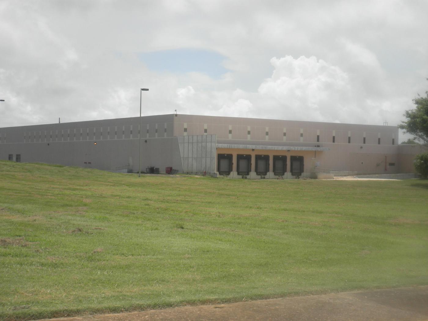 Warehouse 56,531 Ft. 26.5Ft height 6-Loading