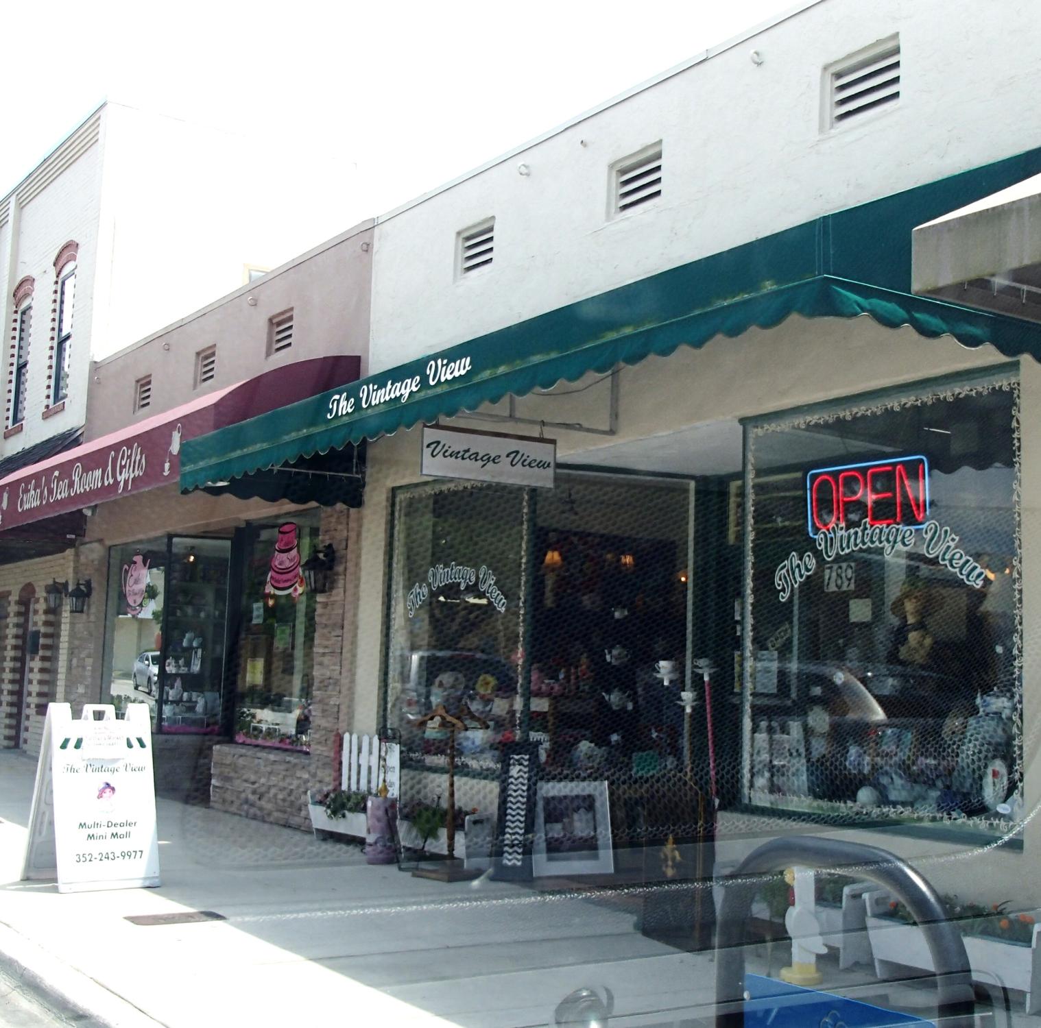 In the Heart of Historic Downtown Clermont!!!