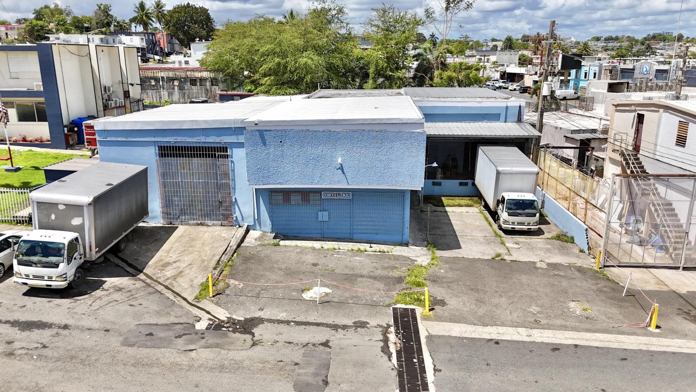 8,628 p2 | 2 loading docks | Oficinas