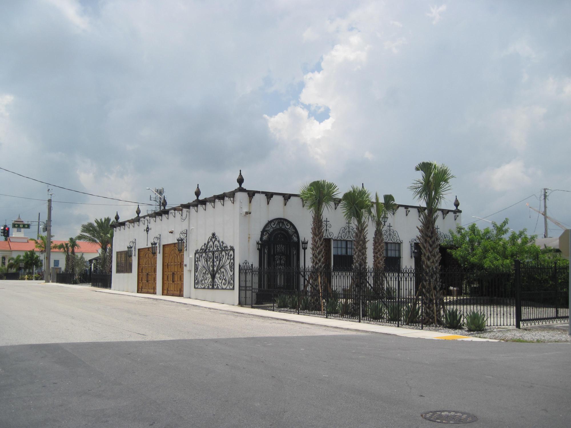FOR LEASE: Awesome opportunity for retail