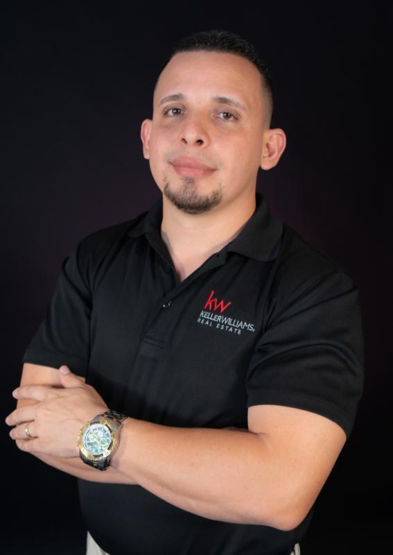 Jonathan Perez - Realtor