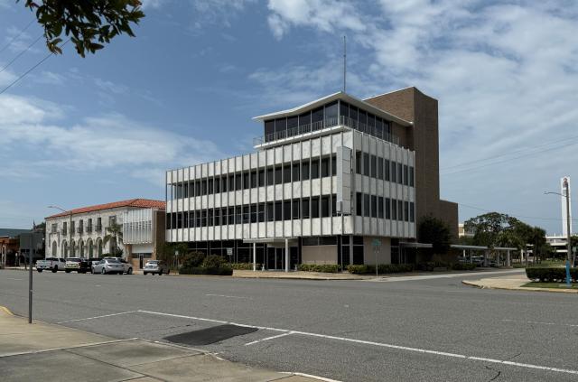 Freestanding Downtown Daytona Building