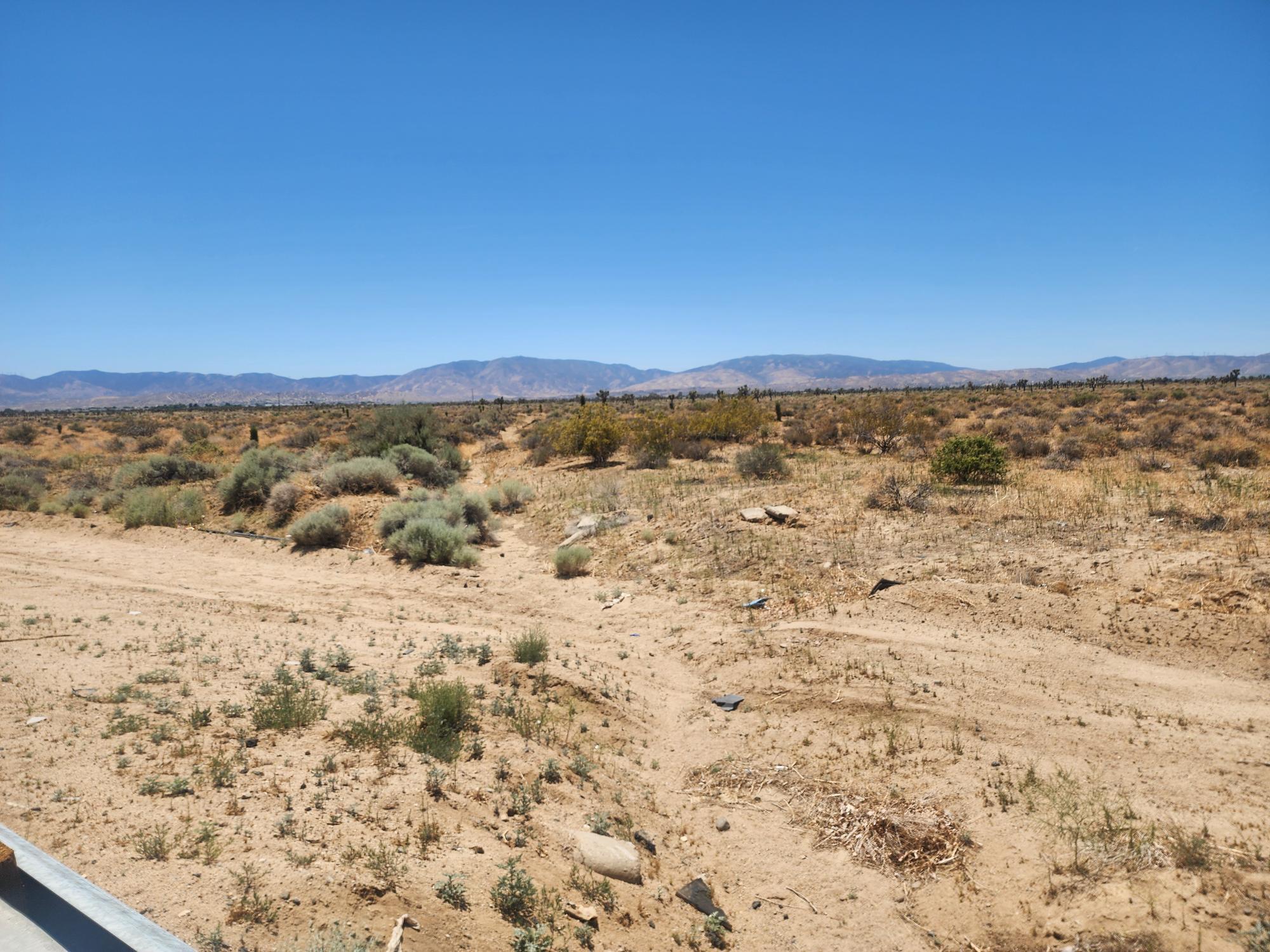 ±16.65 Acres Sierra Hwy