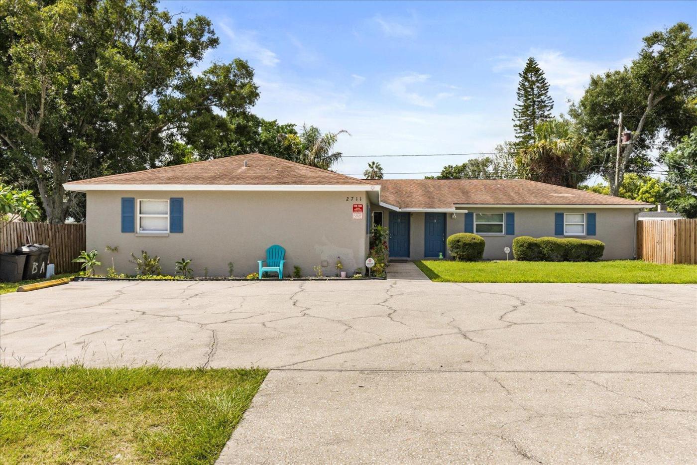 BEAUTIFUL High IncomeTriplex in Clearwater