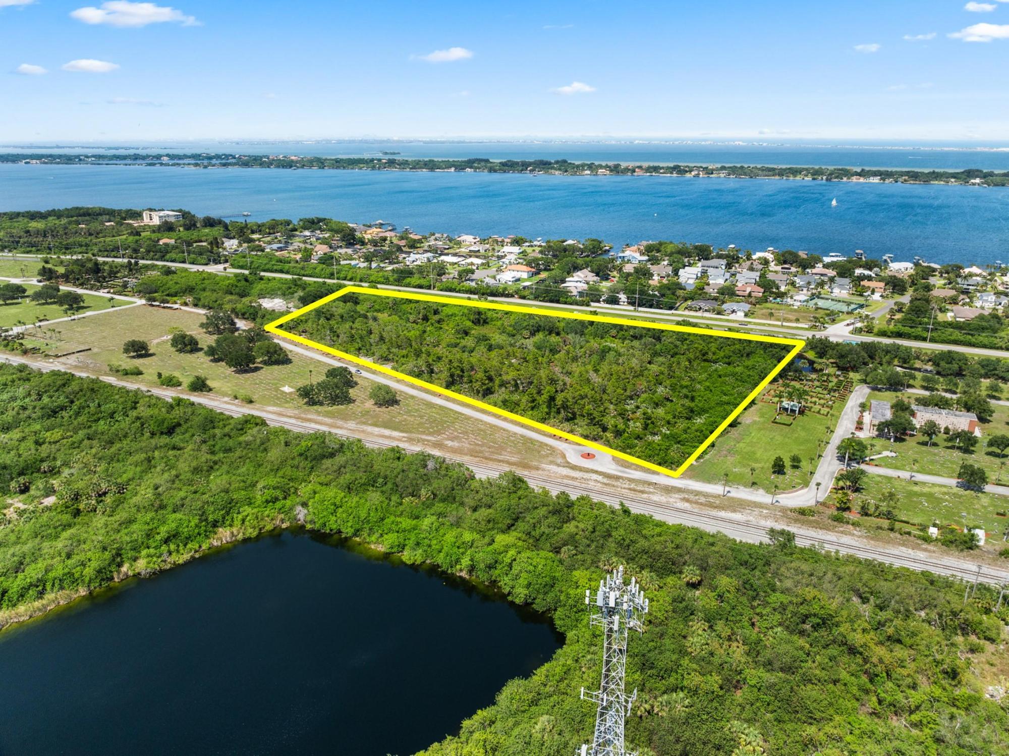 12 Acres - Prime US-1 Location