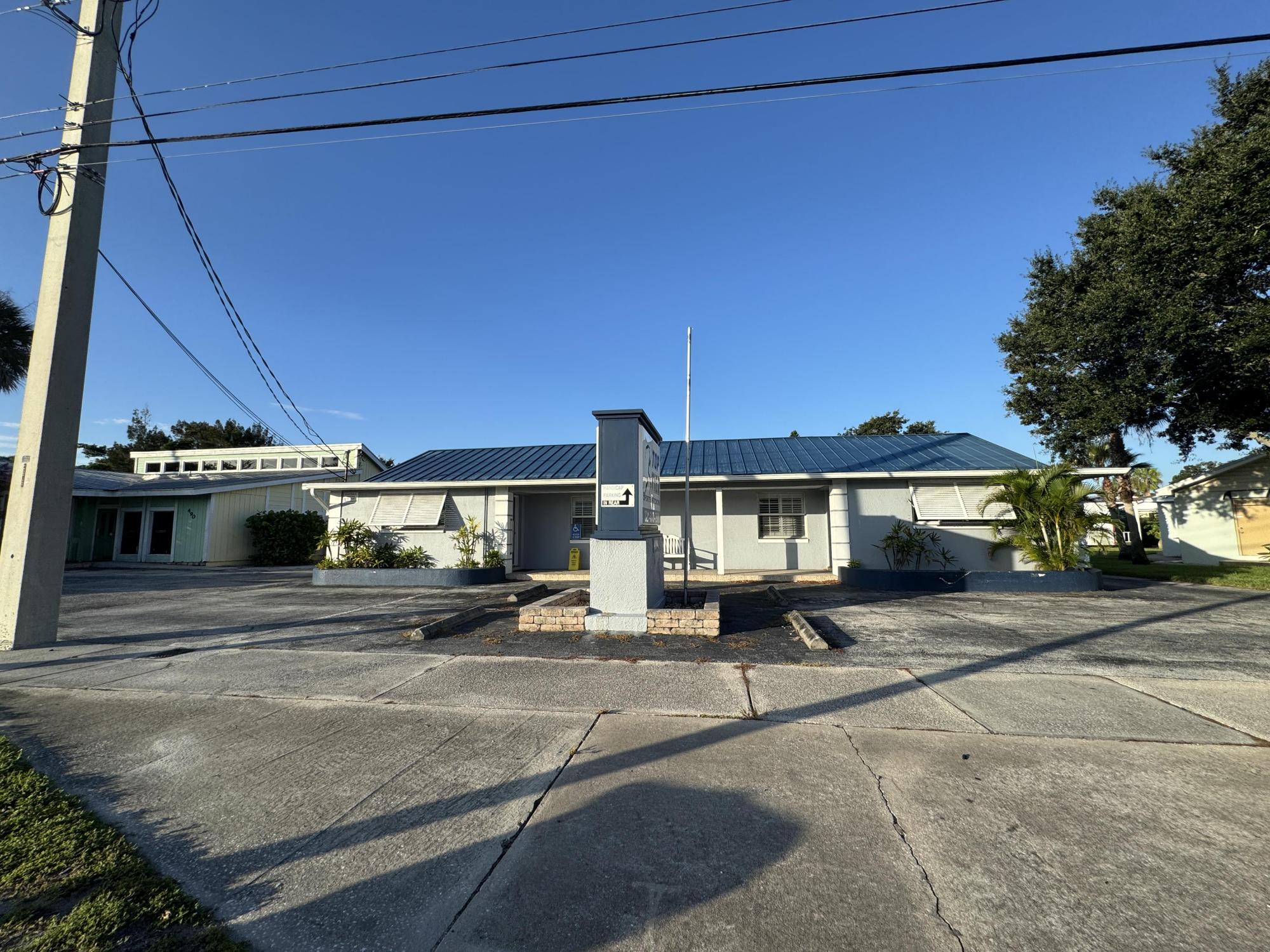 Freestanding Office Building / US 1 Melbourne