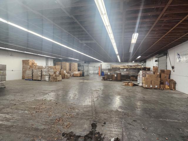 18k SF Industrial building near US301 on 44th