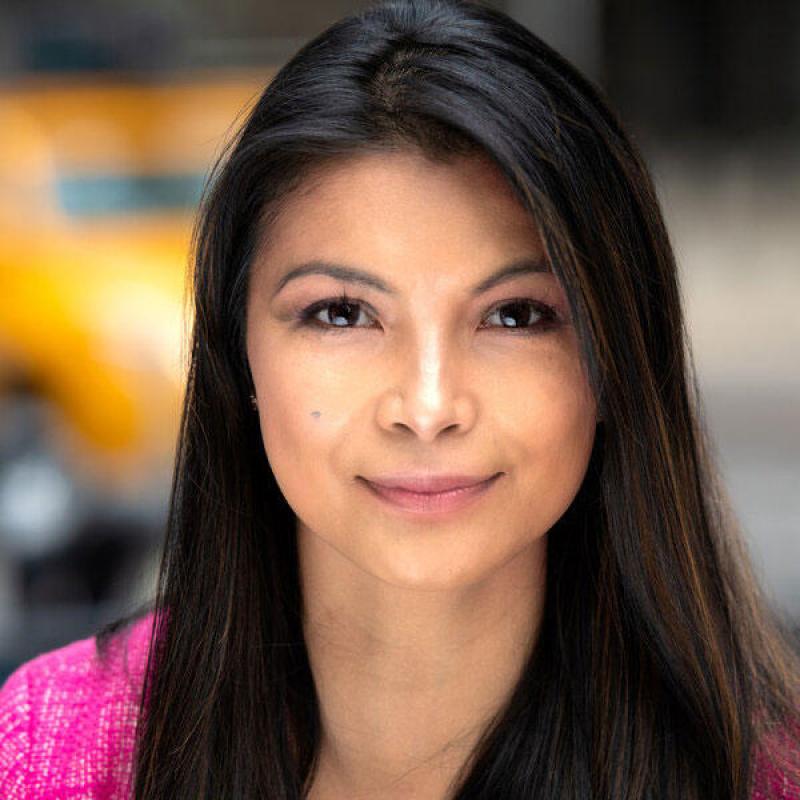 Nina Santos