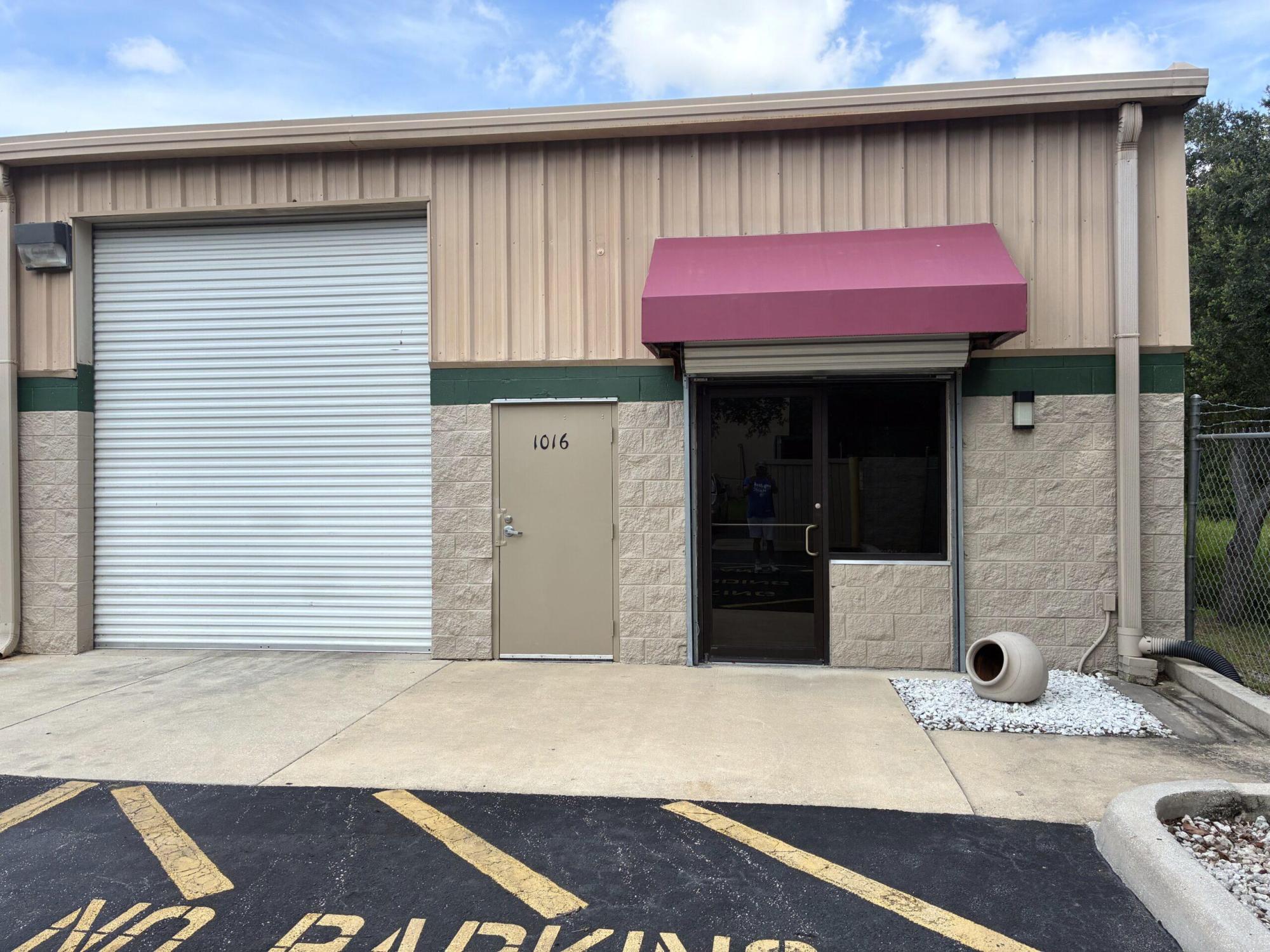 Oviedo Office Warehouse - 3,000 sq ft