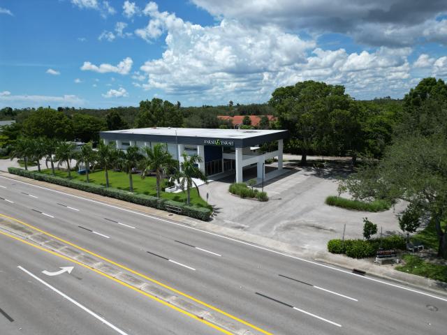 2,340 +/- SF Commercial Space on College Pkwy
