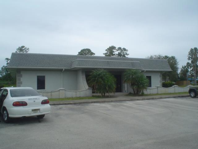 Professional Office / Enclosed Garage
