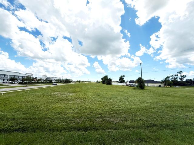 1.38 ± (With Option 2.53) Acre Commercial