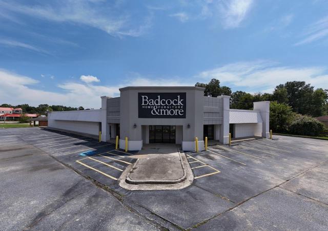 Corporate Surplus - 13,978+/- sf Retail