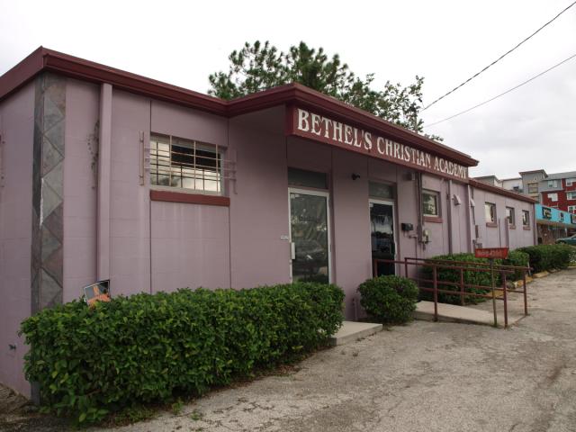 2,300 SqFt Downtown Building For Sale or Leas