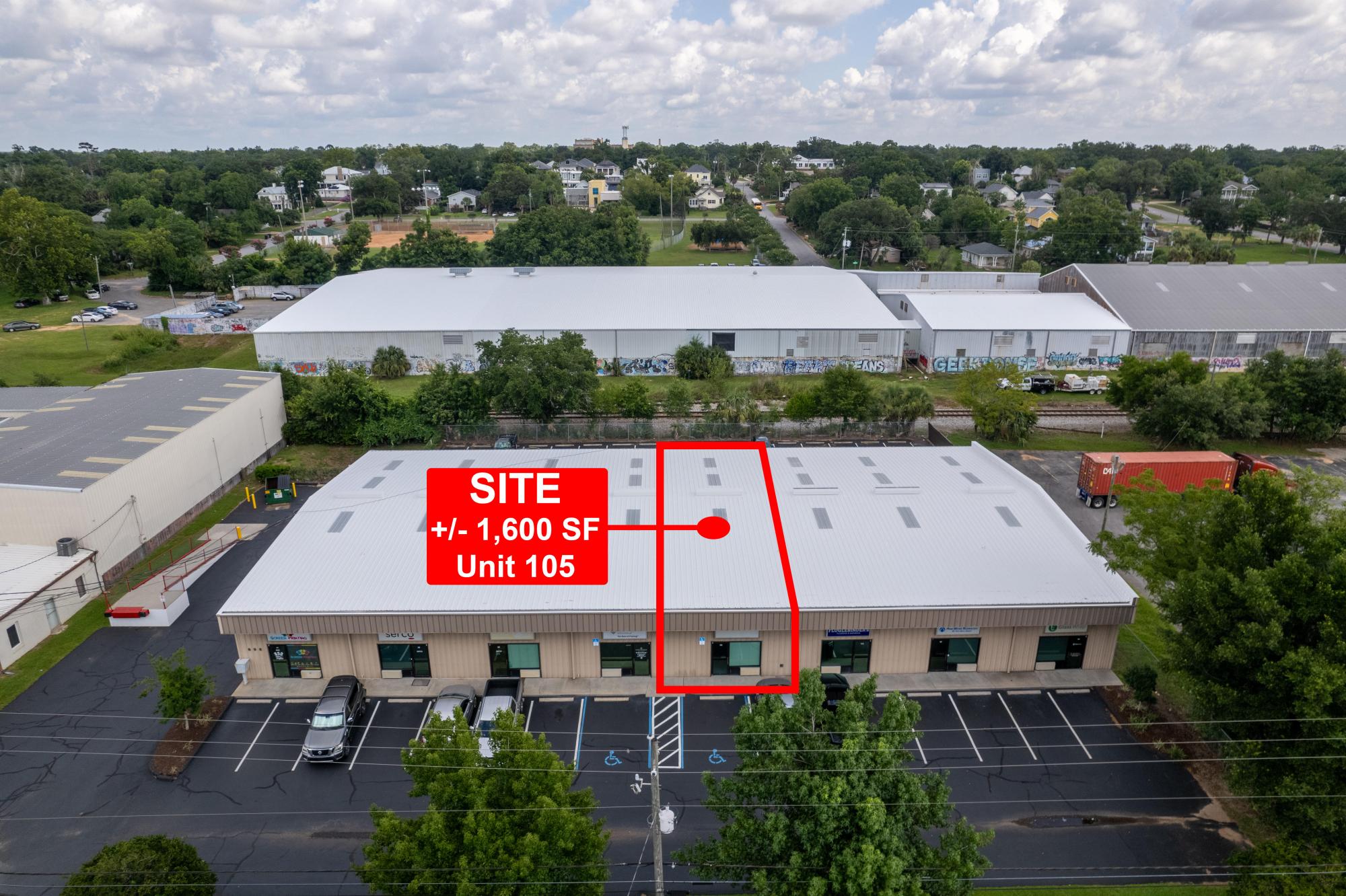 698 E Heinberg St. Shopping Center
