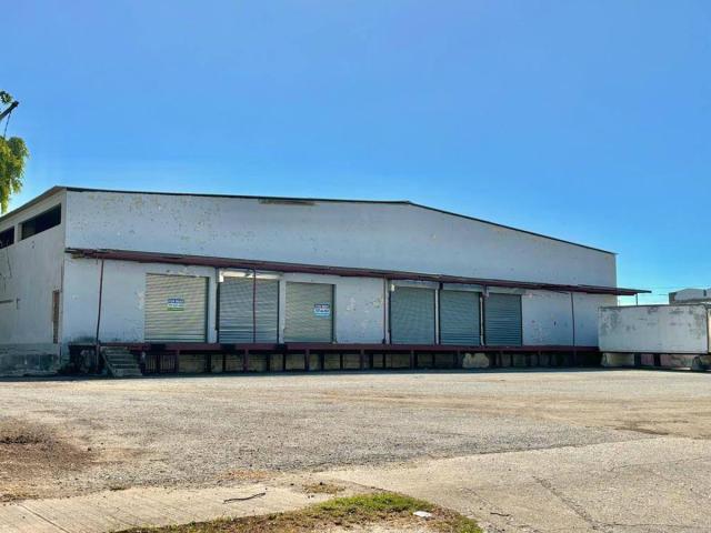 Reparada Warehouse Building