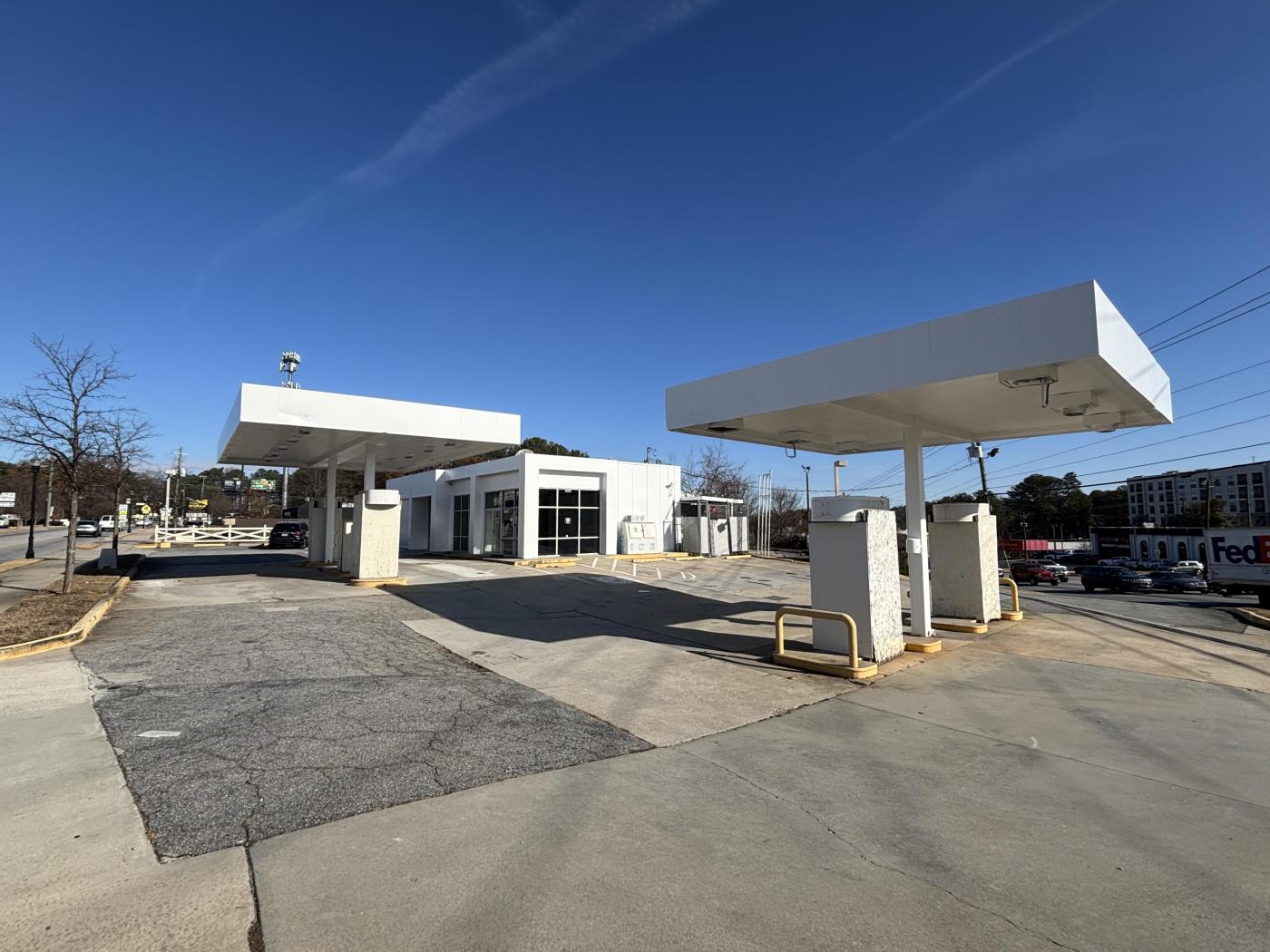 5404 Peachtree Blvd.