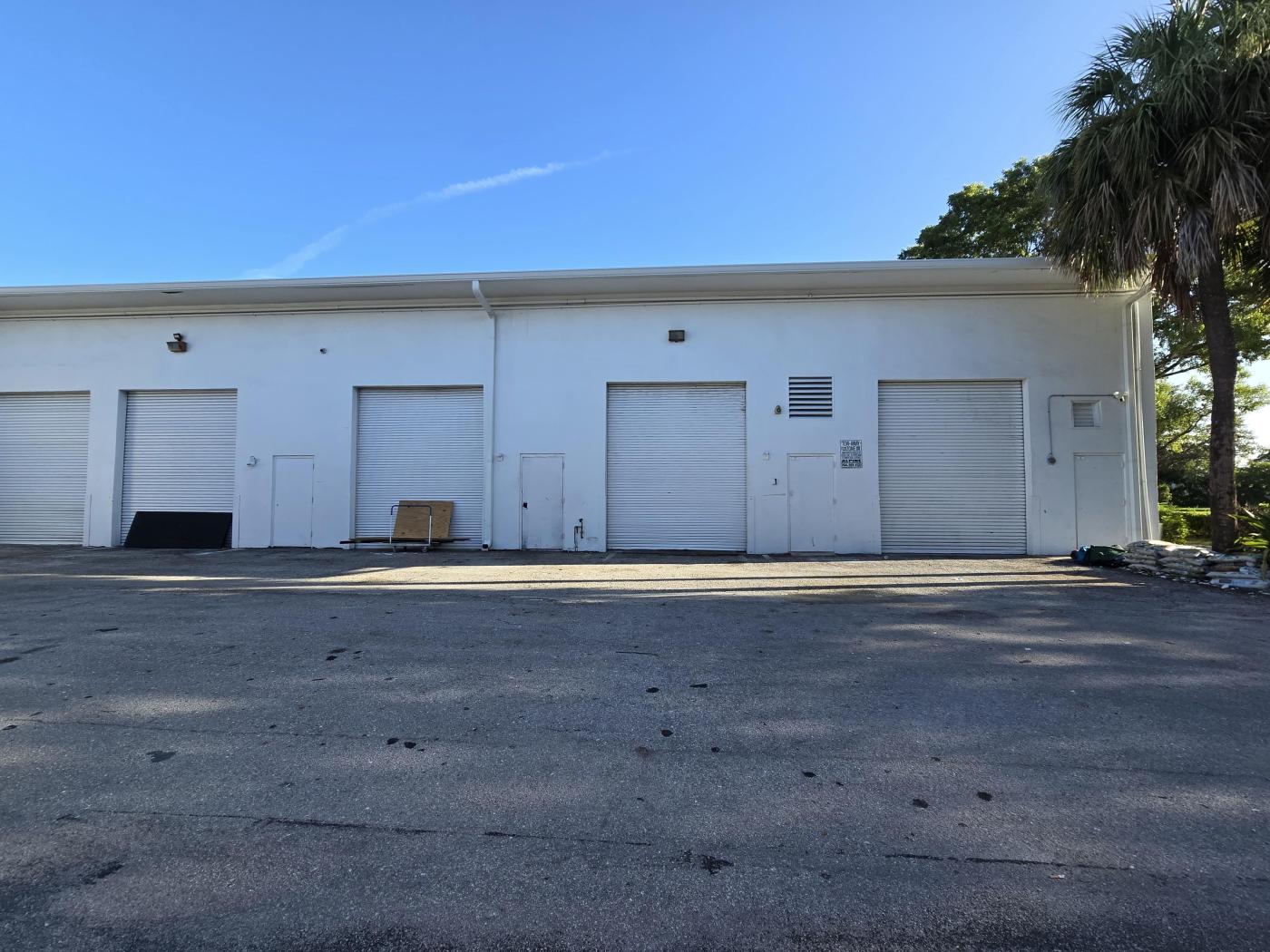 Full warehouse 100% A/C Unit 11923
