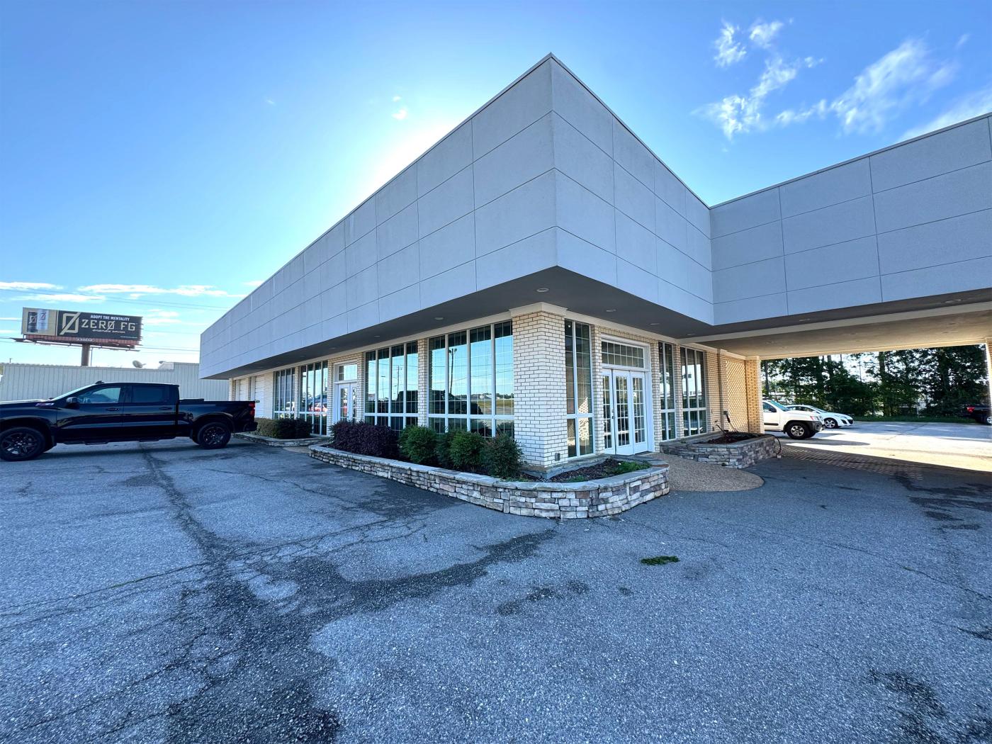 Showroom/Service Center For Lease
