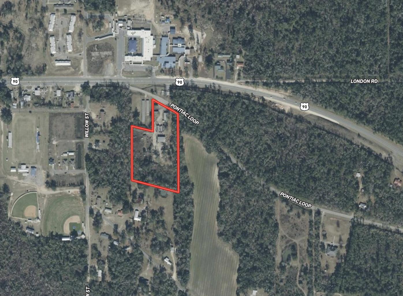 4,800± SF Industrial Compound