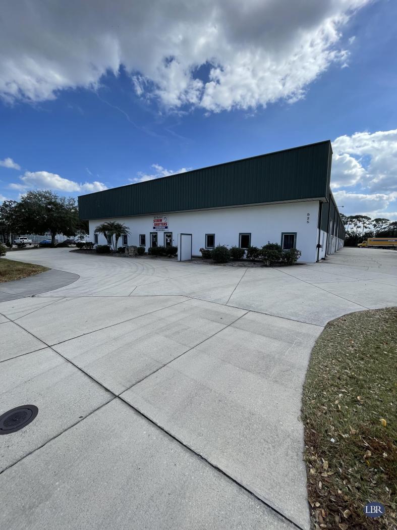 525 Gus Hipp Blvd