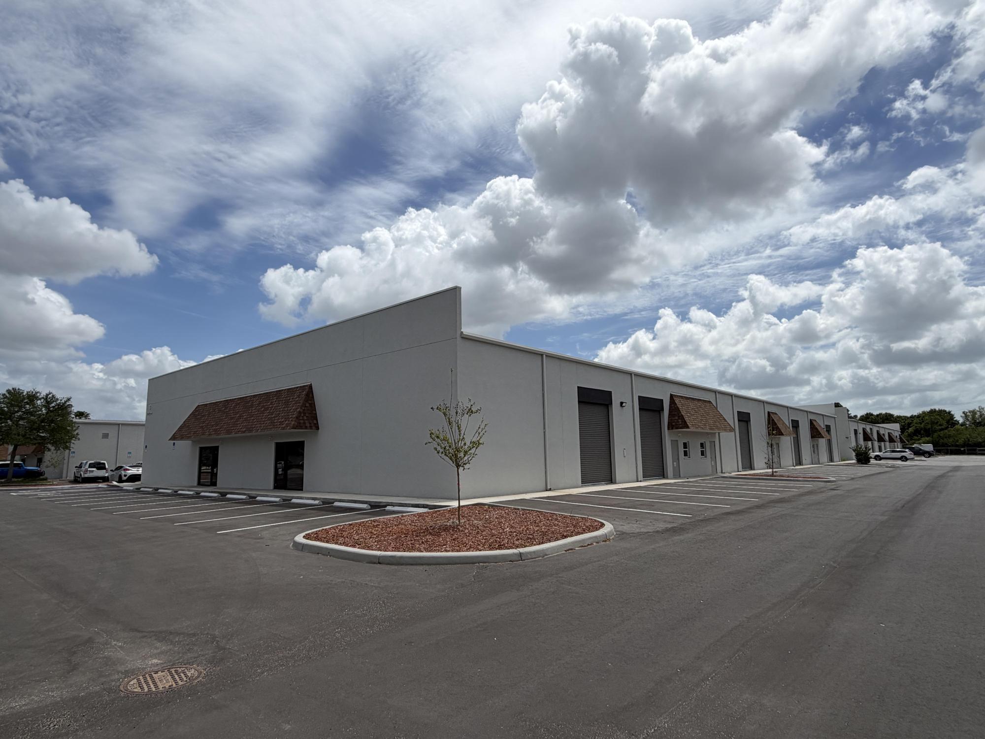 Central PInellas (Ulmerton Rd) Industrial Bay