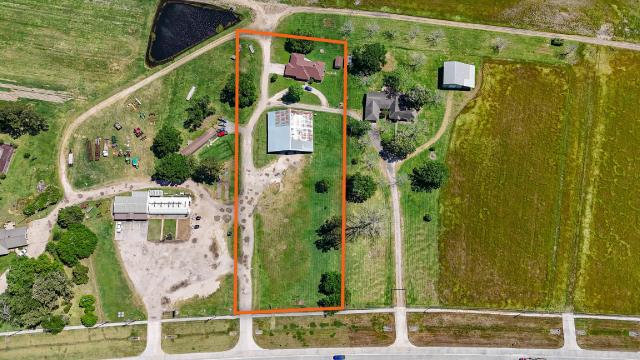 18426 FM 2100, Crosby