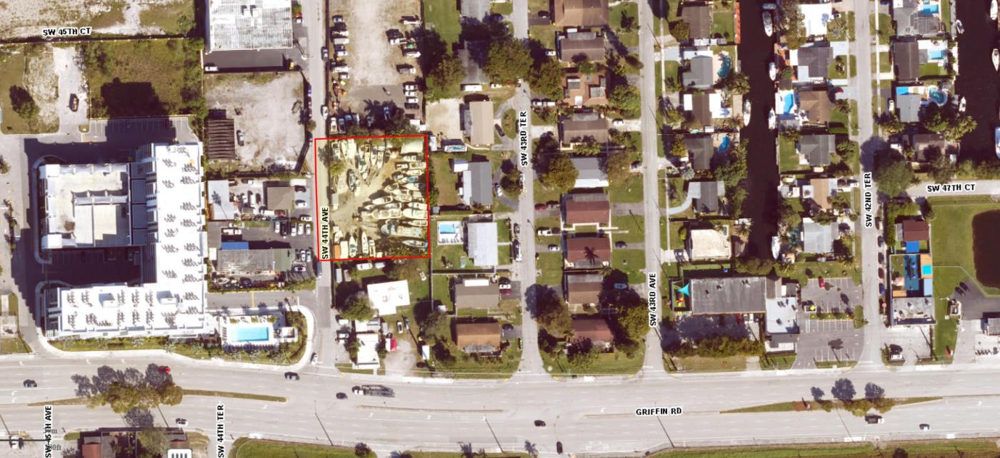 ±30,000 SF Fenced Lot