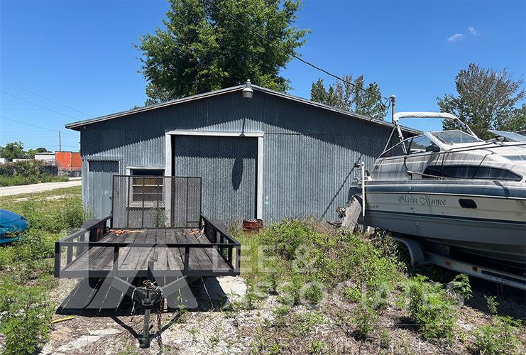 1216 E Story Road