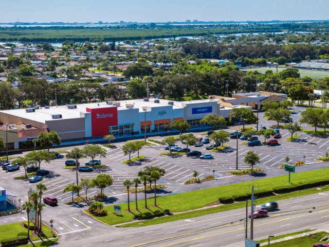 Shoppes at Victoria Square