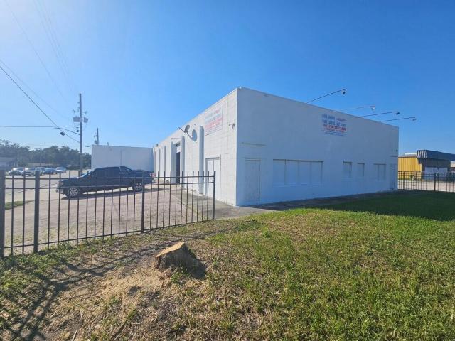 Industrial Warehouse for Sale!