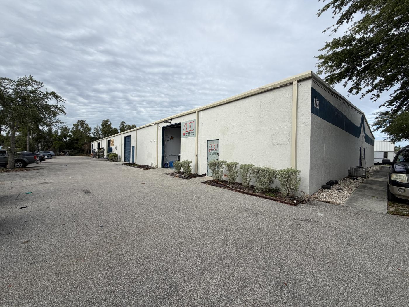 End-Cap Flex Warehouse Available