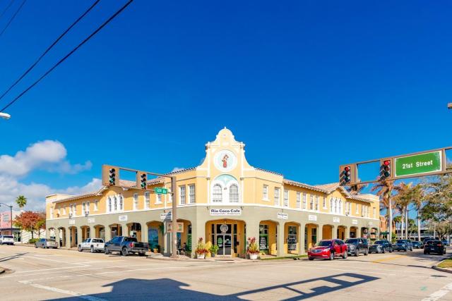 Downtown Retail Space For Lease