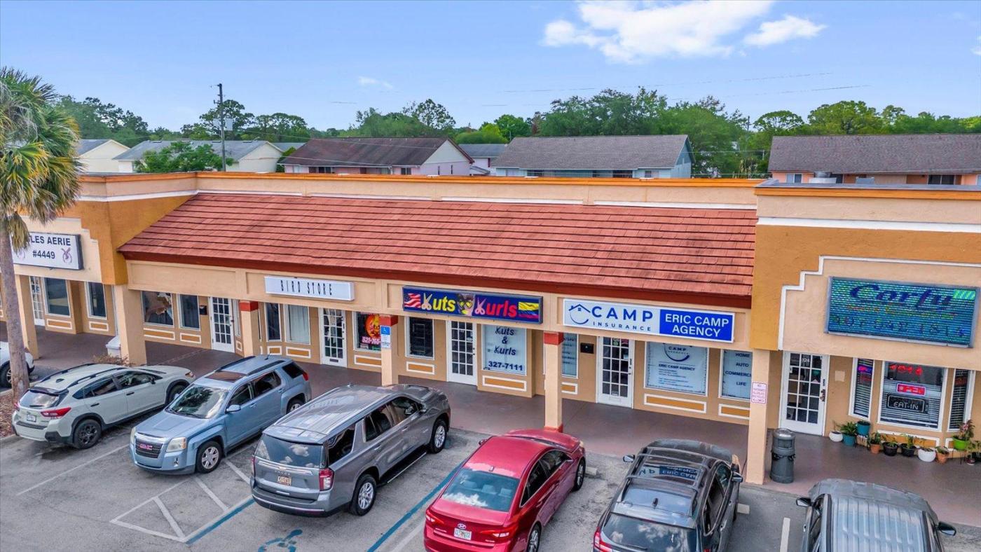 Salon, Medical, or Retail Space on 434!