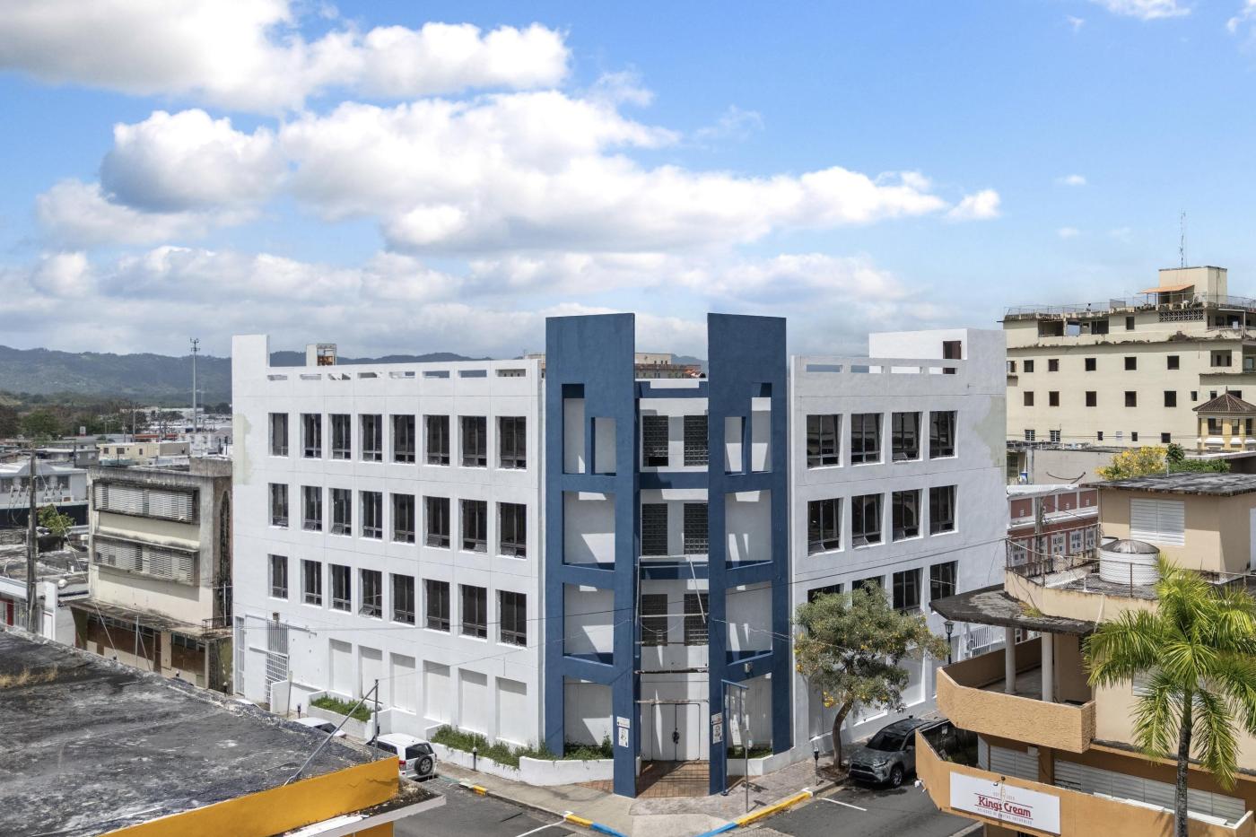 4-Story Corp Bldg, Caguas Downtown