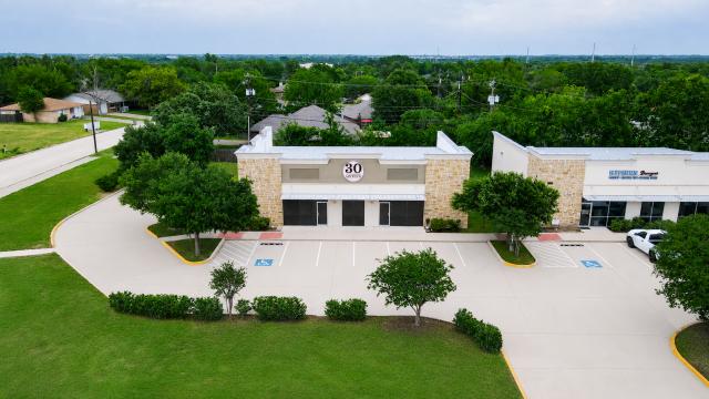 ±3,584 SF | Flexible Layout | Office