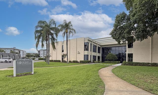 Plug-and-Play Office for Sublease
