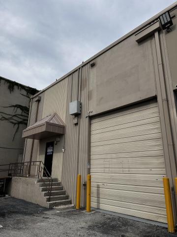 ±4,200 | Dock-High Warehouse | Medley