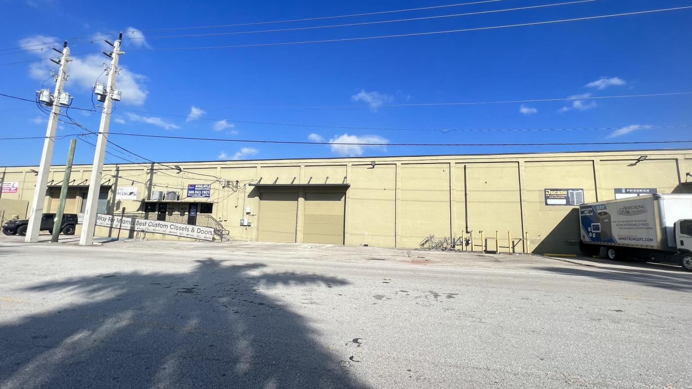 ±10,000 | Dock-High Warehouse | Hialeah