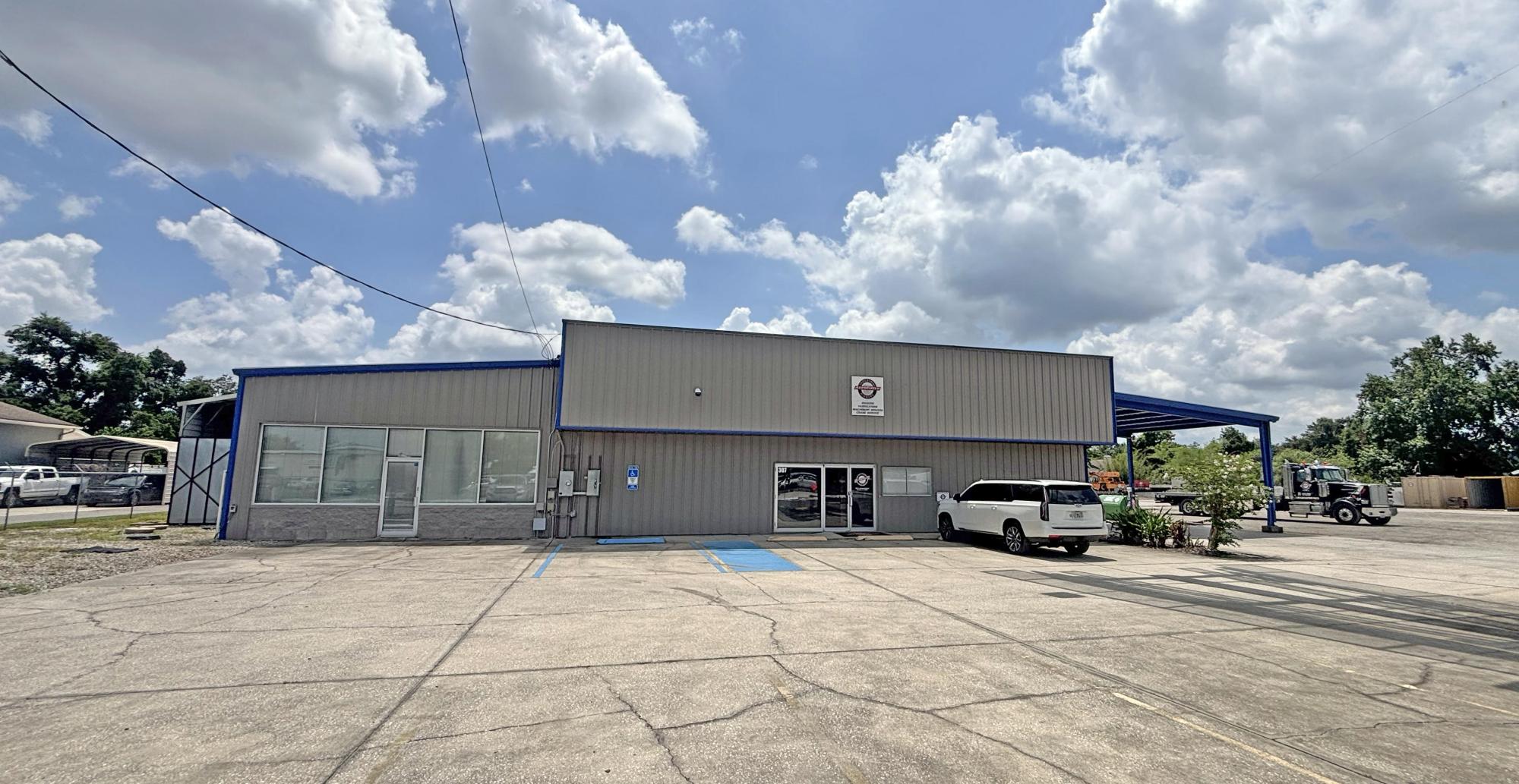 Single Tenant Warehouse on 2± Acres for Lease
