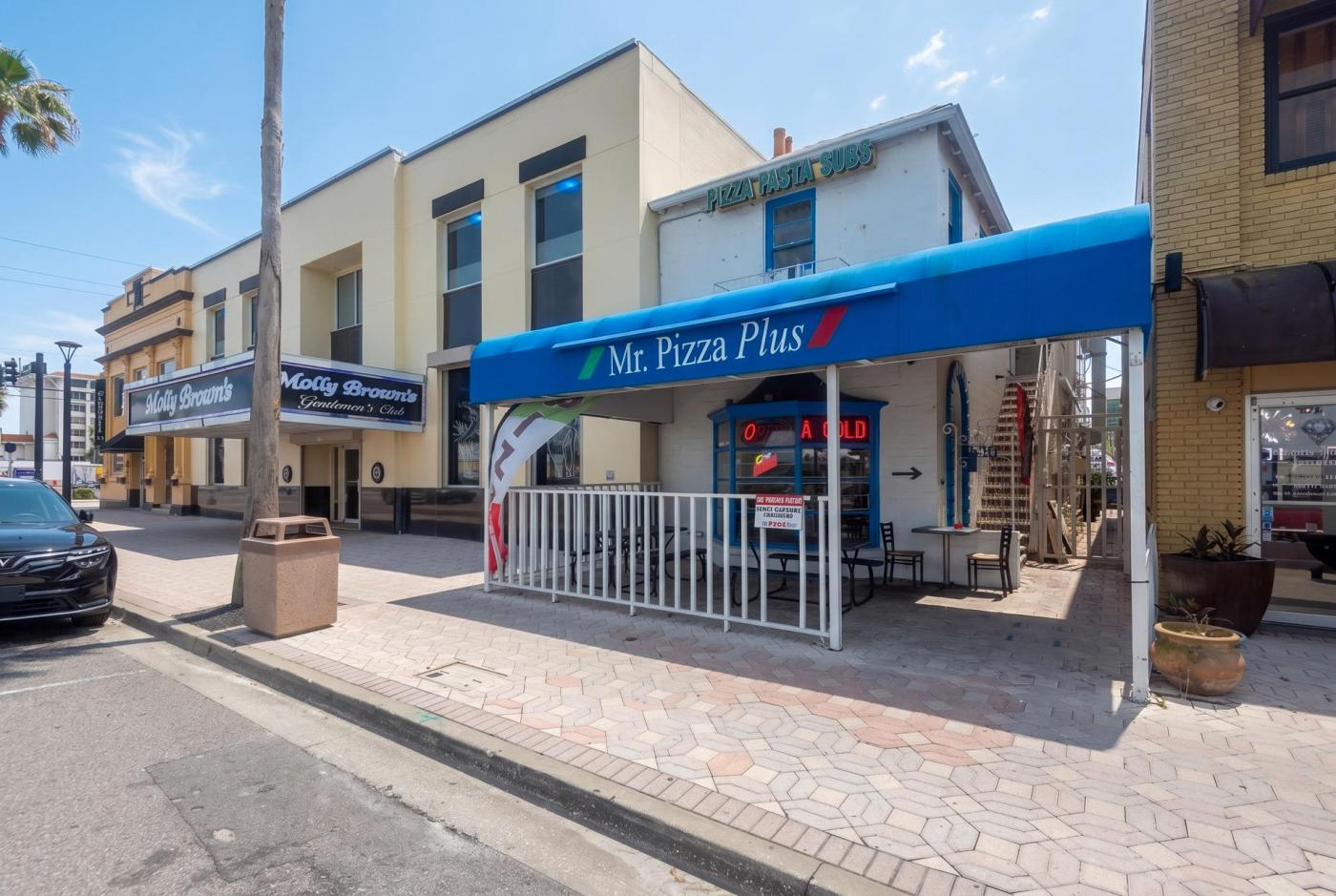 Hign Traffic Pizza and Restaurant of Daytona
