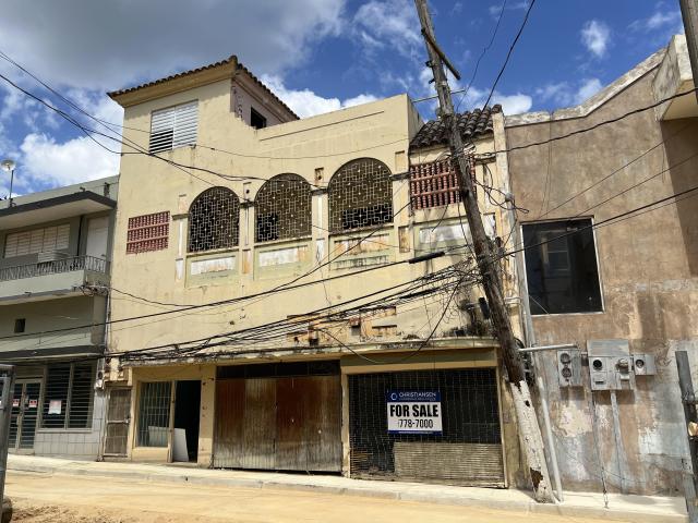 Manatí Mixed-Use Property FOR SALE