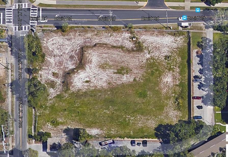Vacant corner lot 1.61 acres, zoned HDR