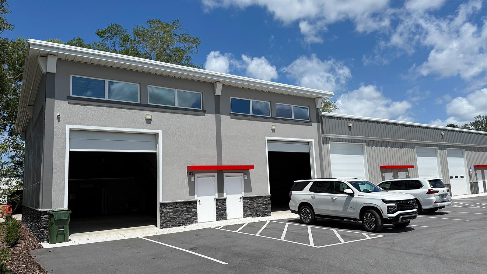 Leesburg Flex Space & Garage Condos